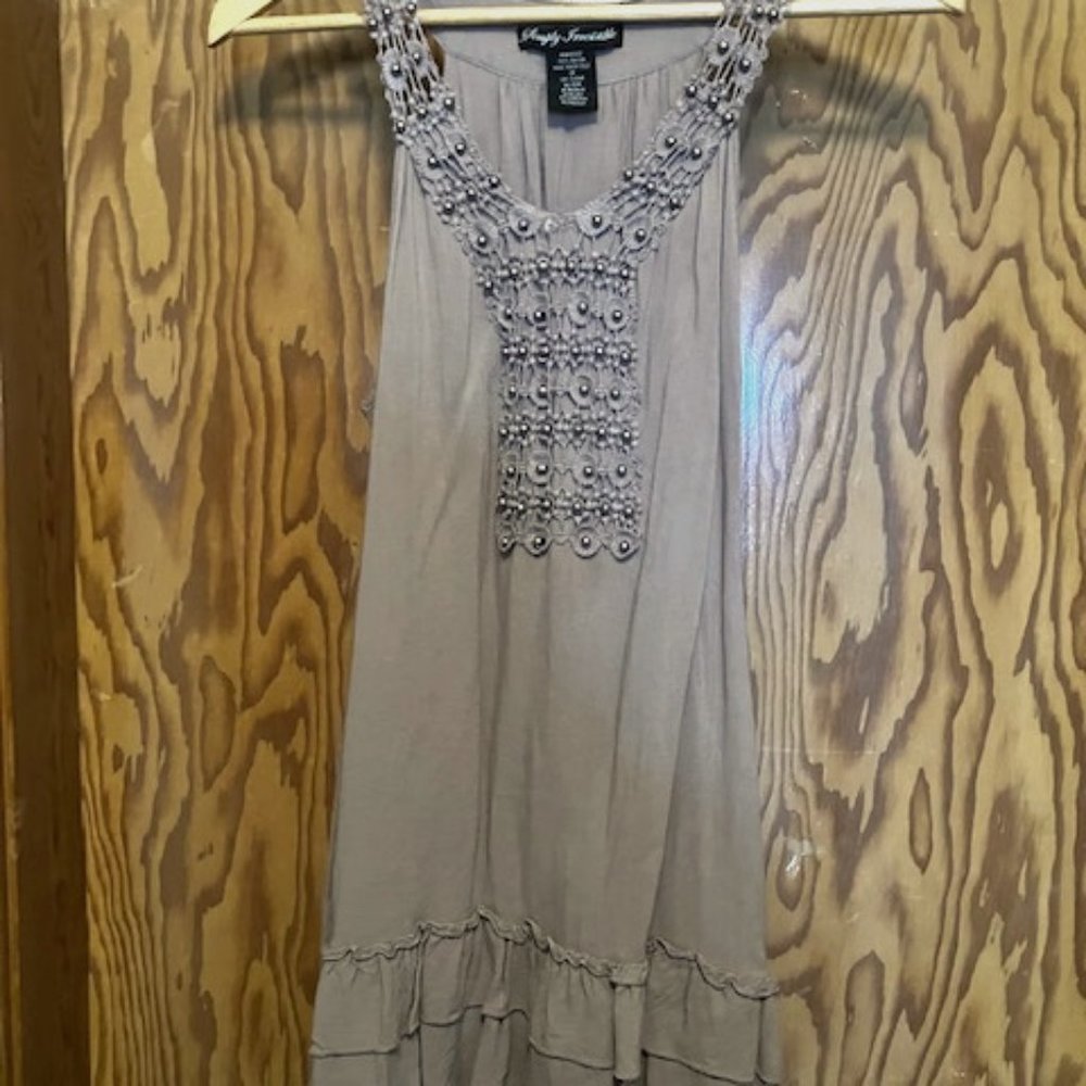 Sleeveless Retro Style Ruffled Blouse